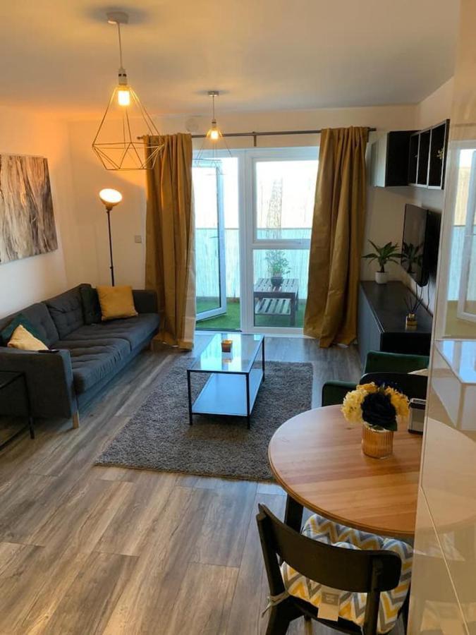 Lovely 1-Bed Serviced Apartment With Free Parking West Thurrock Zewnętrze zdjęcie