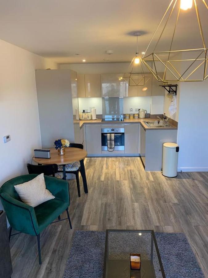Lovely 1-Bed Serviced Apartment With Free Parking West Thurrock Zewnętrze zdjęcie