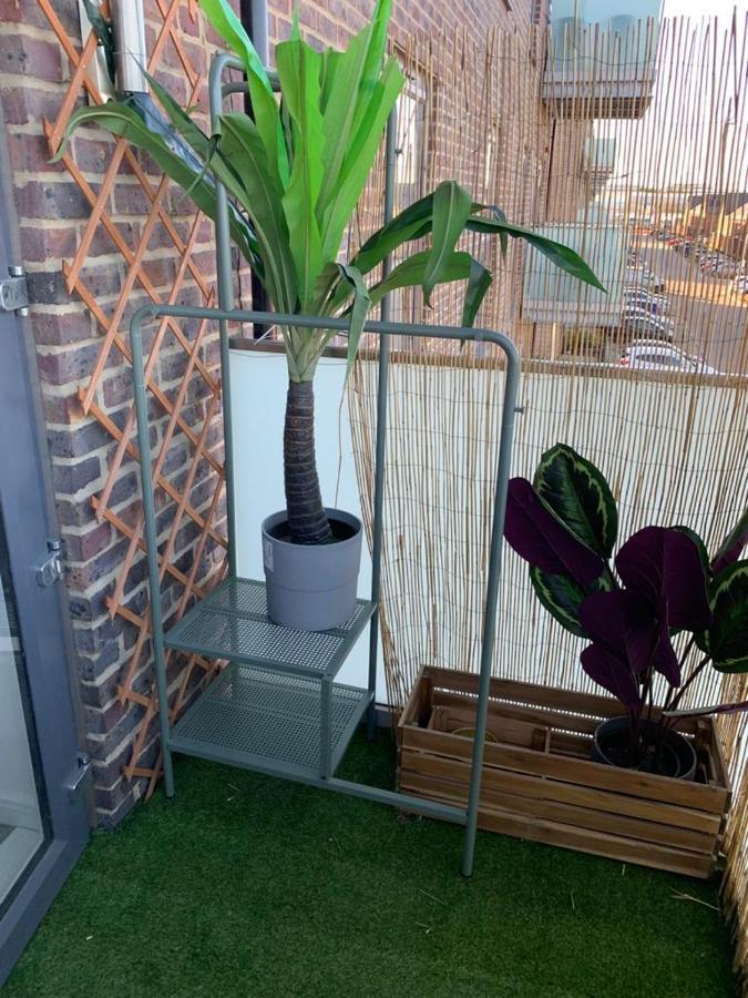 Lovely 1-Bed Serviced Apartment With Free Parking West Thurrock Zewnętrze zdjęcie